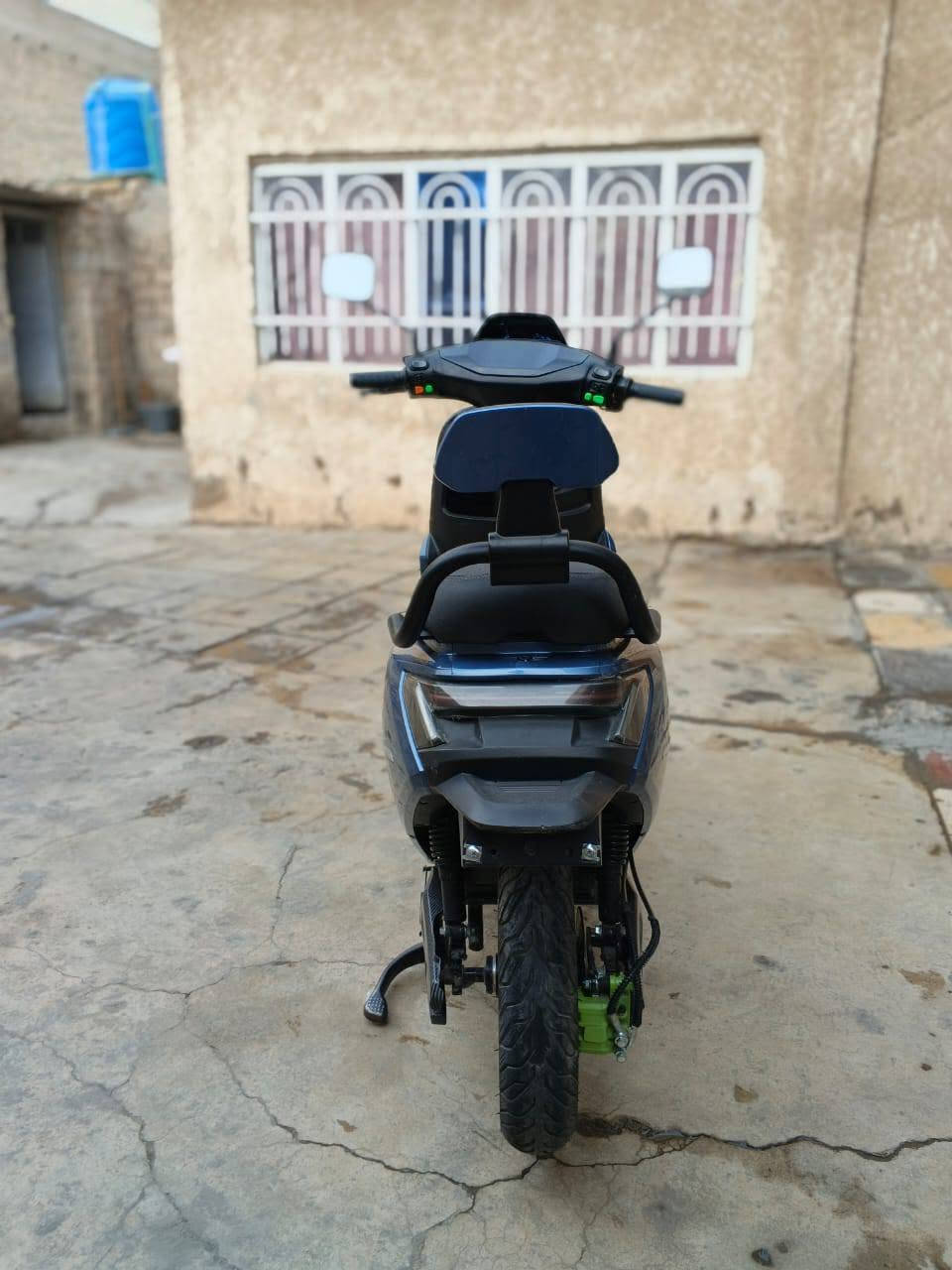 سلام عليكم 

دراجه شحن 
عوزه بس بطاريات
فقط دراجه نضيفه جدا
سعر 350 
وبيه مجال حك جيه
بغداد/المعامل 
لتواصل ***********
