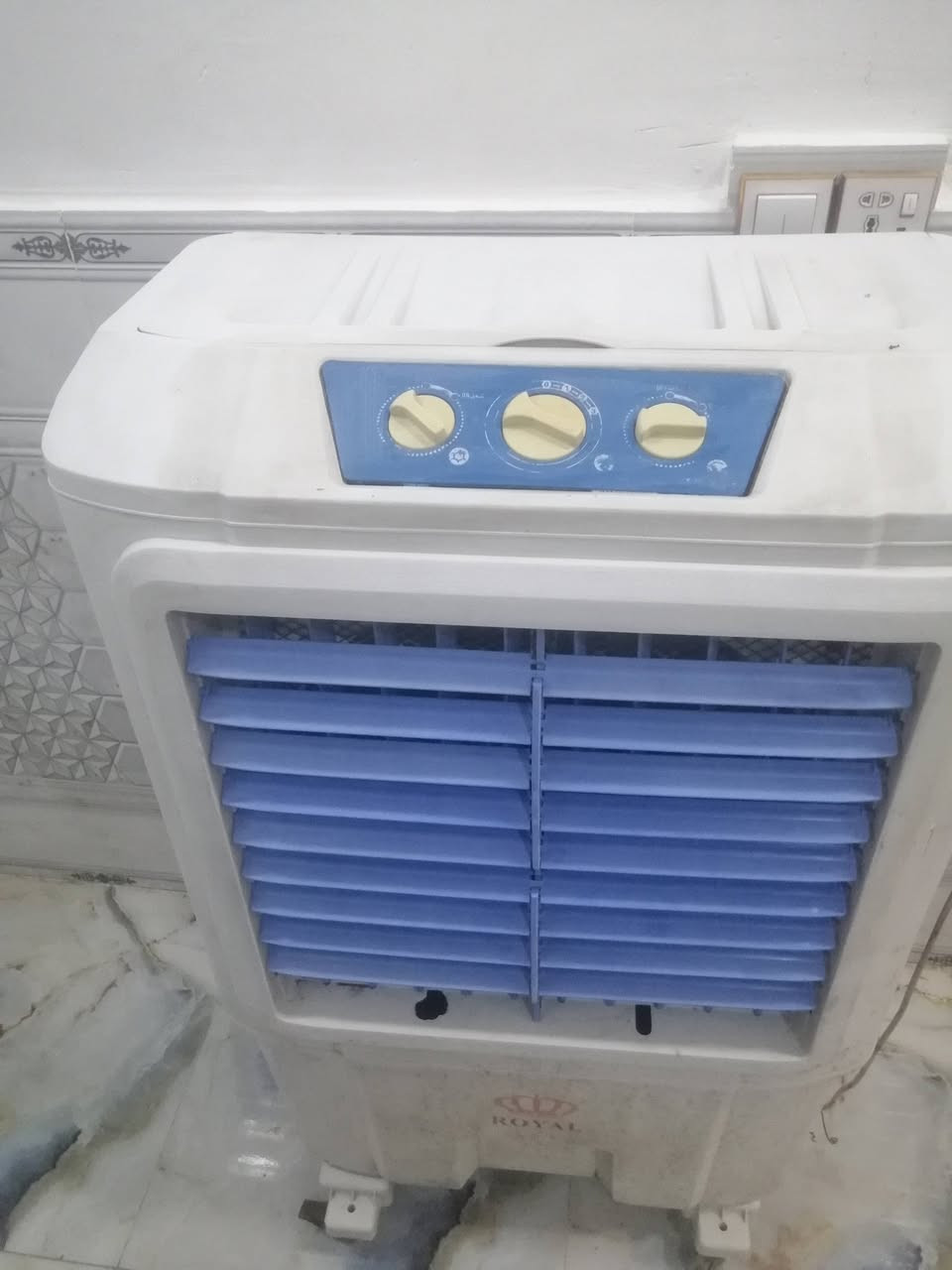 مبرده
مبرده للبيع حجم وسط بيه صبغ شويه
سعرها 80 وبيه مجال قليل
مكاني الناصريه
هذا ***********
