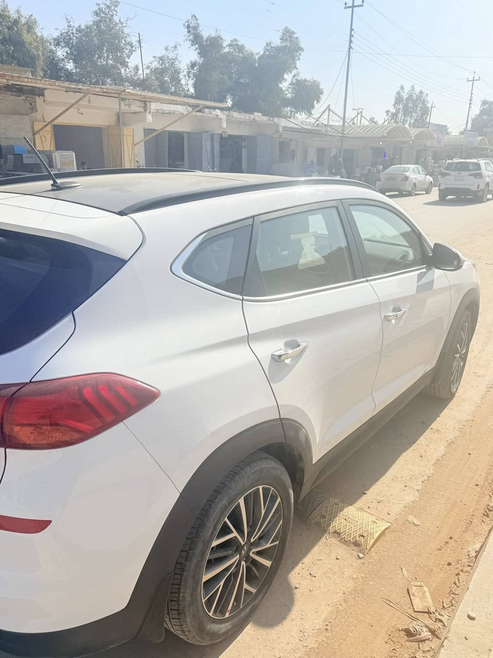 توسان موديل 20 ع وضع الشركه فول موصفات ماشي 112 سعر 210$ / ***********السياره بسمي / بغداد
