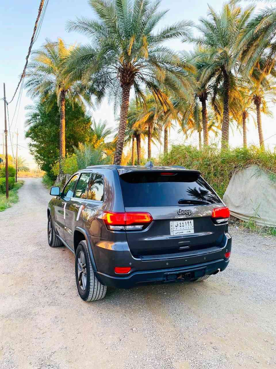 جيب كراند شيروكي العلامة الذهبية.
✅الموديل :2016 . (أمريكي )
✅المحرك : . V6. 3.6L . 
✅داخل اسود رقم بغداد بأسمي تحويل مباشر  
✅ماشية : 93 الف mi 

✅السيارة بنيد سرقة  + جاملغ الصدر صبغ وشويه من الباب الصدر  شبر او اقل  توحيد لون مع الجاملغ بدون ايرباك 
المواصفات :
✅بصمة ودخول ذكي وترحيب 
✅فتحة سقف سلايت 
✅ثلاثة أنظمة قيادة 
✅نظام ايكو 
✅ويل قياس 20 انج .
✅كير شفتر بالستيرن . 
✅كاميرا خلفية. 
✅شاشة كبيرة 10.1 أنج
✅المصابيح الأمامية زنون .
✅كشافات الضباب زنون . 
✅تشغيل عن بعد .
✅الصندوق الخلفيي كهربائي .
✅مقعد السائق كهربائي .
✅المقاعد الأمامية تدفئة .
✅حساسات خلفية . 
✅بلوتوث تلفون . 
✅محدد سرعة . 
✅نظام التشغيل والإطفاء الاوتوماتيكي .
✅المكان / بابل .
✅للتواصل : 
*********** 
***********
