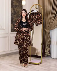 تراك نسائي • خامة زبدة • مقاسات L-3XL