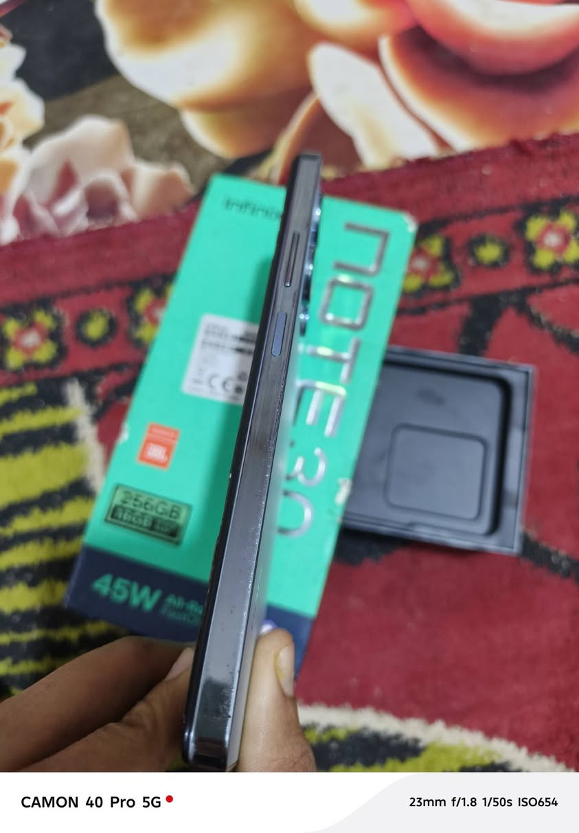 السلام عليكم جهازInfinix NOTE 30 نظيف كلش بعدها بلزقاته مستخدم شهرين بس الذاكره 256 السعر 200 وبي مجال بالببجي يشغل 60 فريم


**إذا كنت صاحب هذا الإعلان وتريد حذفه لأي سبب، رجاءا أرسل رسالة إلى الدعم الفني**