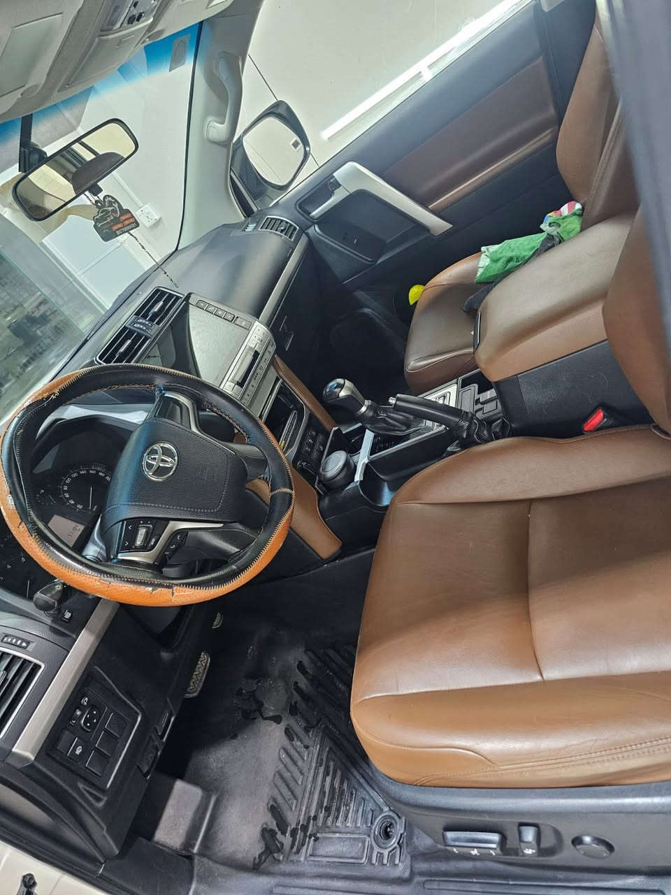 السلام عليكم برادو موديل 2022سبعينيه Txs ماشيه 72سياره جديده السعر 43$للاستفسار الاتصال ***********
