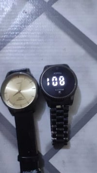 ساعة • للبيع