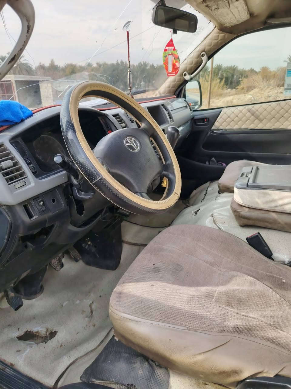 تيوتا هايسه 2012بيها ظربه بالبجم وصبغ بالصفحه الكصيره سياره حلوه محرك وكير واكسن وحداديه خير من الله دوشمه حلوه سعرها 195وبيها مجال حكه الجيه خاص مااجاوب اتصال ***********
