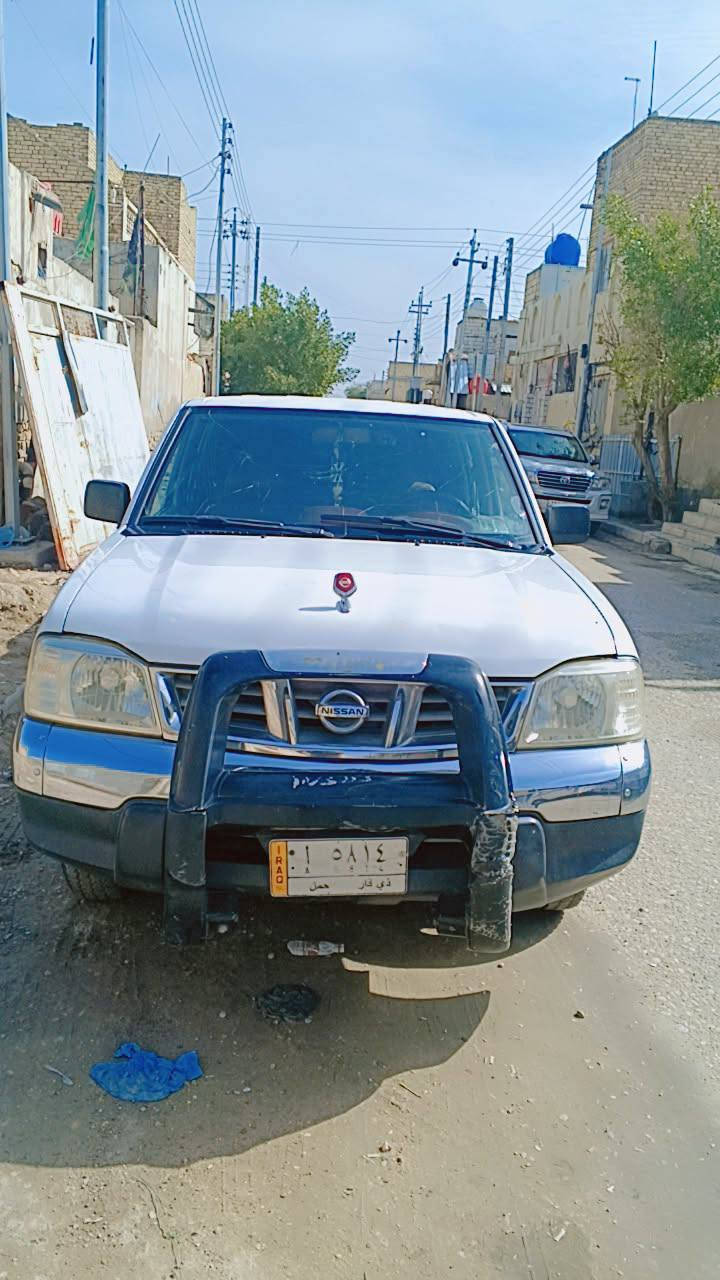 سلام عليكم بيكم نيسان 2008 سياره مكفولة من الضربه من عده جراد بلقماره مصبوغه بس القمارة المكان ميسان المجر الكبير  السعر 100 الاستفسار عله هاذ الرقم *********** / ***********
