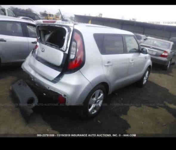 كيه صول موديل ٢٠١٨ مكينه ١٦٠٠ حادثها وسونارها موضح بل صور مكانها بغداد الشعب شارع الاسواق المركزية سعرها ١١٥ ورقة وبيها مجال حك الجيه ورقم تليفوني ***********
