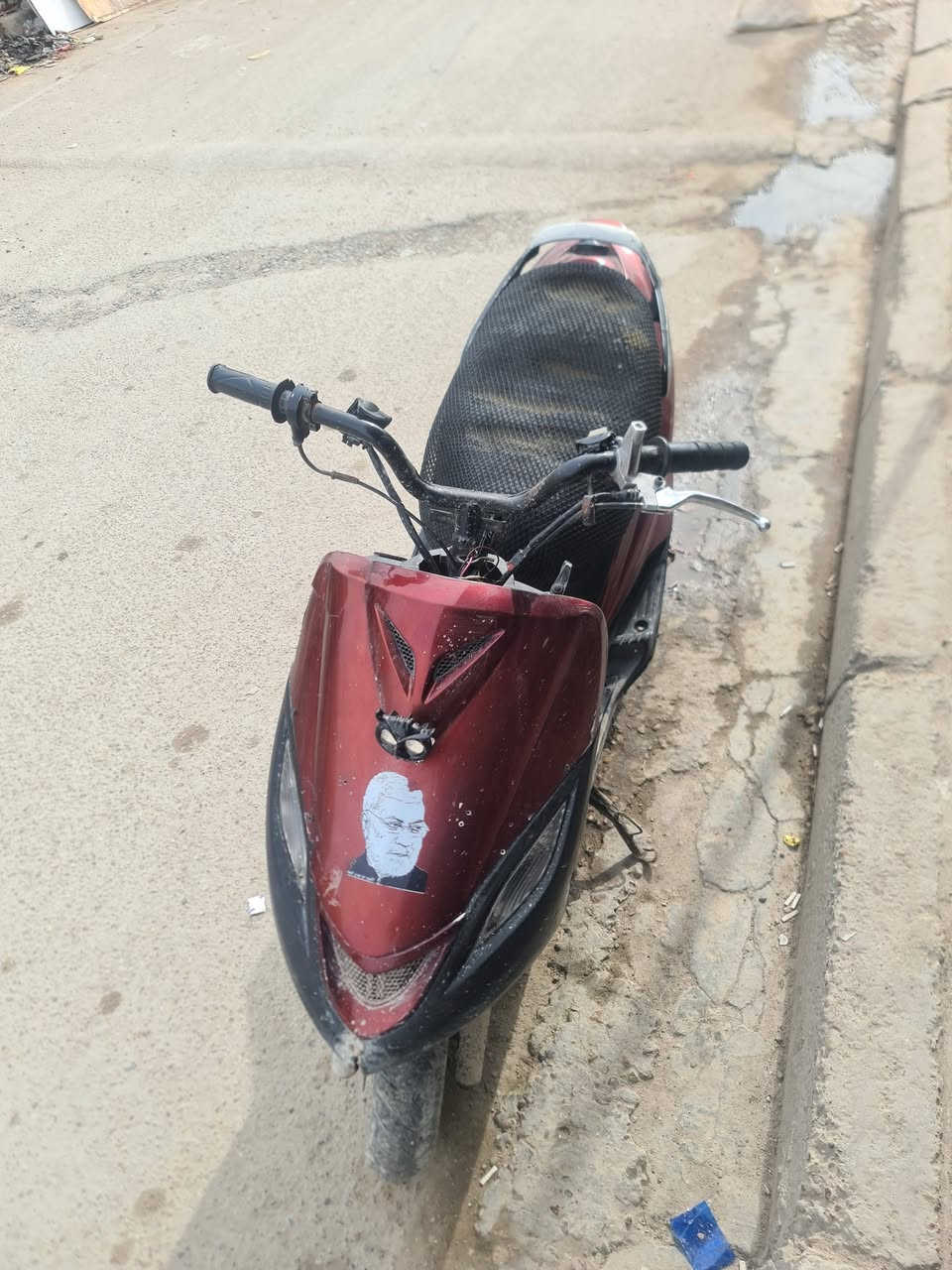 سلام عليكم دراجه كامله بس بجم موجوده شرطه رابعه  سعر 200 بيه مجال تواصل ***********
