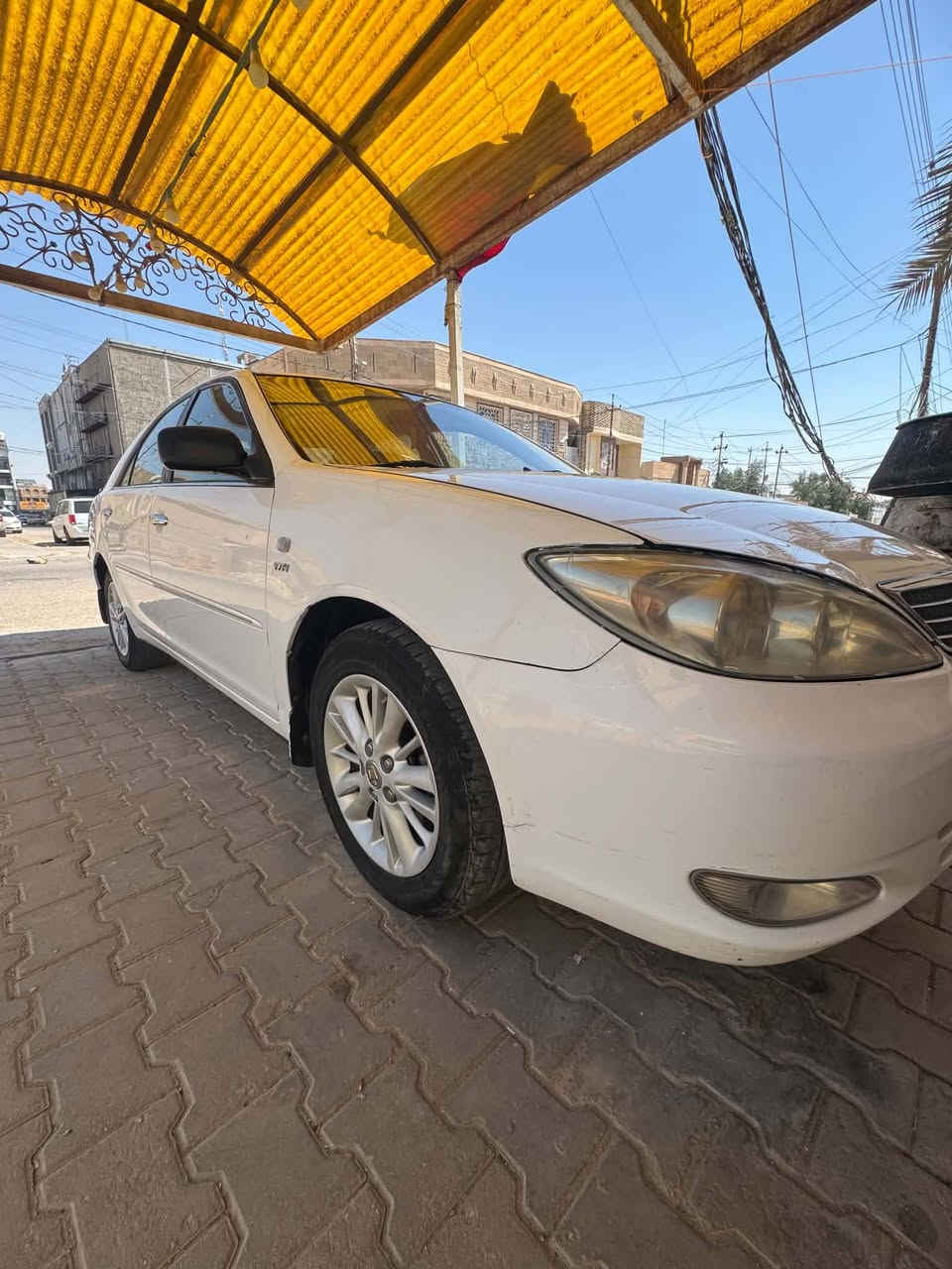 “كامري 2004 بحالة ممتازةالصبغ بلادي نظيف الجهة اليمنى عليها صبغ اثر شخوط متعمدة . محرك وكير بحالة ممتازة نظام غاز. السعر 92. قفل للتواصل على الرقم الكشنات عليهن تغليف داخلهن بلادي بحالة الوكالة الدشبول نظيف ١٠٠ /١٠٠ 
سيم اليفتح الجنطة بي قطع  كهربائياتها بلادي كلشي عل ابلاد  مي راديتر زيتي كوري اصلي  صيانة دورية لجميع أجزاها من دهن كير ومحرك بلكات فلتر بانزين وفيت بم ماء راديتر 
حجم المحرك ٢٤٠٠  أنسى الأدونز 
داش كام نوع أوزدوم شديته بسعر ١٧٠ 
شاشة حجم تقريباً ١٢ درجة اولى افضل نوع بالسوك
الحدادية ممتازة مشط شادلها جديد درجة اولى حدادية ممتازة جدا فريز وراديتر تبريد جديد راديتر ماء جديد 
للعلم اول فتحة للدشبول قبل سنه من بدلة الفريز الكمبريسر هاي ألسنه لاحظت بي ظعف للعلم الكمبريسر بلادي 
اجزاء السيارة الداخليه اكثرهن مغلفه لايلون 
بسب انقطاع الغاز اليوم درتلها غاز بي خربطه بسيطه من توكف السيارة  
اكثر من خمس سنوات ما عطلت عندي ابد 
السيارة باسمي السيارة مال جنيان وبالعافية على الياخذها 
ماشية ٢٦٦ الف اكثر مشيها طريق خارجي يعني مو تعبانة بالداخل 
مكان السيارة النجف 
م/ اليشتري لازم يداورها 
للاتصال /***********
