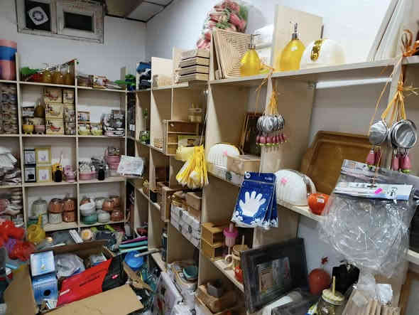 ١٦ ڕەفە بۆ فرۆشتن.. داری باش و تازە 🔥🔥
بەشێکی نزیکەی ١٠ مانگە دروست کراوە و بەشێکی کەمتر
٧ دانە ٢ مەتر بە ٢مەتر
٤ دانە ١ و نیو بە ٢ مەتر
٤ دانە ٨٠ سم تەقریبا بە ٢ مەتر
١ دانە ١ مەتر و نیو بە ١ مەتر و نیو
هەمووی قفڵی بە ٧ گەڵا 
خۆی نزیکەی ١٠ گەڵای تێ چووە
نامە بنێرە ئەگەر کڕیاری
***********
***********
