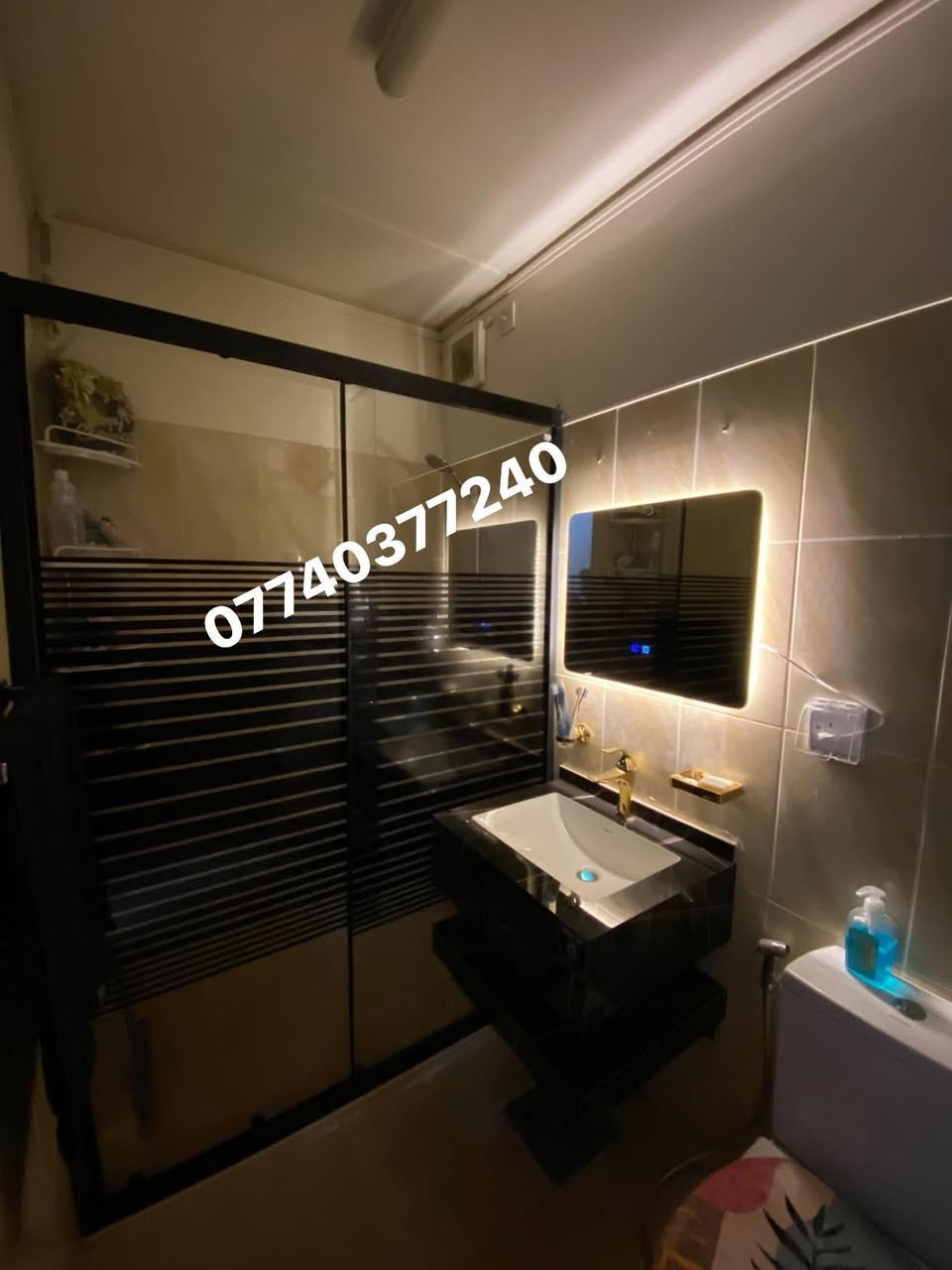 بسم الله 
ماشاءالله 

تم تجهيز حمامات لشقة 100شرقي من قاطع زجاج مسكرت ٦ ملم 
ومغسلة بورسلين بل عافية على اصحابه مستعدين لعمل كافة المساحات داخل مدينة بسماية وباقي مناطق بغداد خدمات ابو عبدالله ***********
