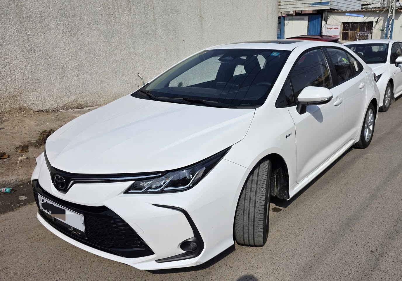 السلام عليكم
للبيع كورلا هايبرد 
الشكل الخليجي 
موديل 2025
ماشيه 5600  كيلو 
مكفوله كفاله عامه من الصبغ والبارد  
فول مواصفات عدا الكشن مو كهرباء
رقم بغداد تحويل مباشر 
السعر158 وبيها مجال بسيط 
للاتصال ***********
مكان السياره بغداد البياع
