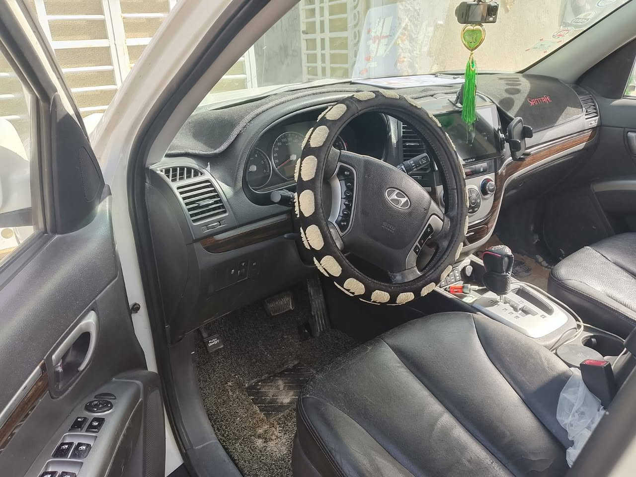 سلام عليكم
سياره ادوات 
2012
سياره جاهزه مابيه أي نقص 
تبريد   حداده  مكينه  كير 
تخم تاير جديد 
سياره فول مواصفات
تحكم ستيرن 

 البصره شط العرب 
السعر 
55ورقه 
مكلف بنشر رقم صاحب السياره 

***********
