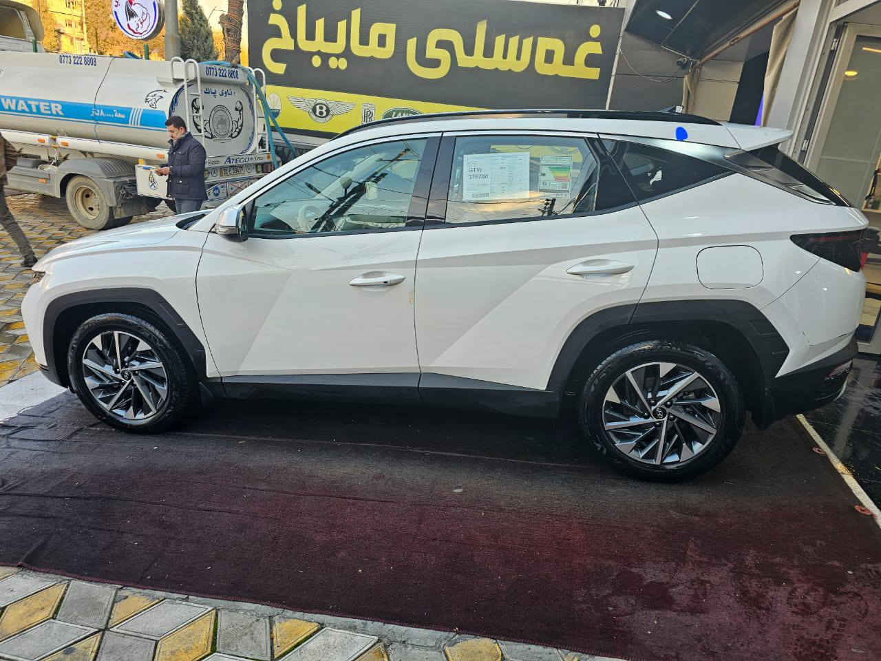 سلام عليكم توسان موديل 2024 خليجيه ماشيه 62 مكفوله كفاله عامه رقم انكليزي مشروع وطني الجديد السياره فووووول للاخير باسمي تحويل ثاني يوم مكانها بغداد بيع او مراوس
مواصفات 
بنوراما رادارات كامره 360 
مناخ منفصل شاشه كار بلي 
تحكمات كشنات كهرباء شاحن وايرلس 
السياره بيها هواي مواصفات بعد معروضه 215 ورقه وبيها حك الجيه يعني شدتين و15 ورقه للاستفسار 
*********** واتساب فقط
*********** اتصال
