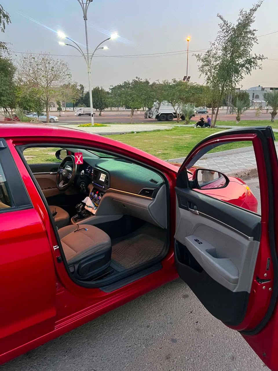 للبيع فقط هونداي النترا 2019 باسمي رقم اربيل دولي هزه بعدلها 6 اشهر سياره جديدة مناقصها شي حادثها موضح بالسونار كير مكينه مكفولات مكينه 2000 دوش
صدر امامي خلفي جديد منضومه لايت زنون السيارة
مكانها بغداد الزعفرانية
السعر 124 وبيها مجال بسيط حك الجية
***********
