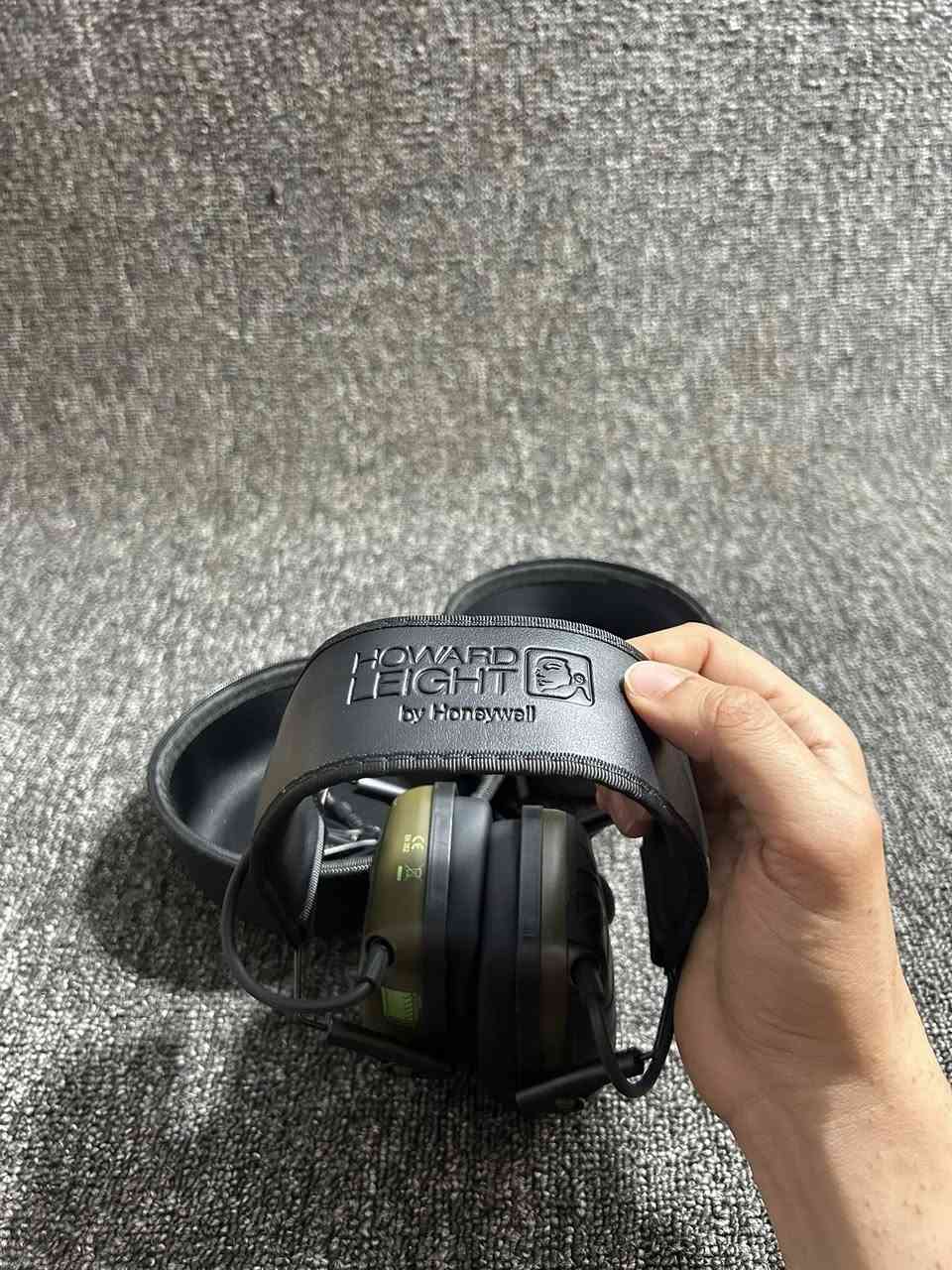 سماعات كاتم 
من شركة Howard Leight 
بطاريات ٢ 
كيبل تربط على الموبايل
جديده غير مستخدمه / مفحوصه الكتم الي بيها كلش قوي


**إذا كنت صاحب هذا الإعلان وتريد حذفه لأي سبب، رجاءا أرسل رسالة إلى الدعم الفني**