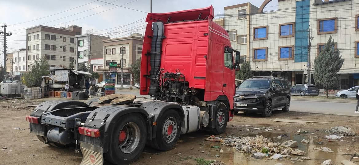 فالفو مودیل 2005
توماتیک بلادی 
سنکل بیلادی
محرک . کیر . اکسل . شاصی کل بشرط
مکان سیارە اربیل
هاتف ***********
فایبر . واتساب
