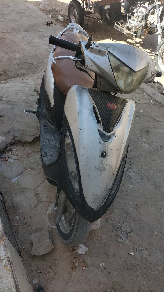 ‎دراجات للبيع ثنين كامكو جي4 للبيع ماعيزات شي نكره سلف ثنينهن كهربائيات كله شغاله ***********‎ النجف, العراق
