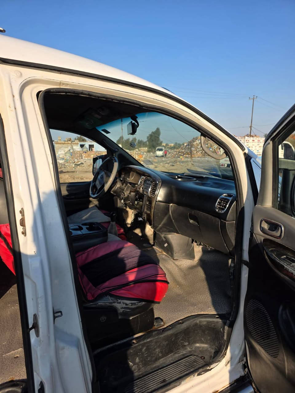 السلام عليكم ستاركس 2007للبيع مكينه كير مكفولات مصفره هيئه وضربه رقم انكليزي بأسمي مكان السياره ديالى الشراي يتصل عله الرقم ***********والرقم الثاني ***********
