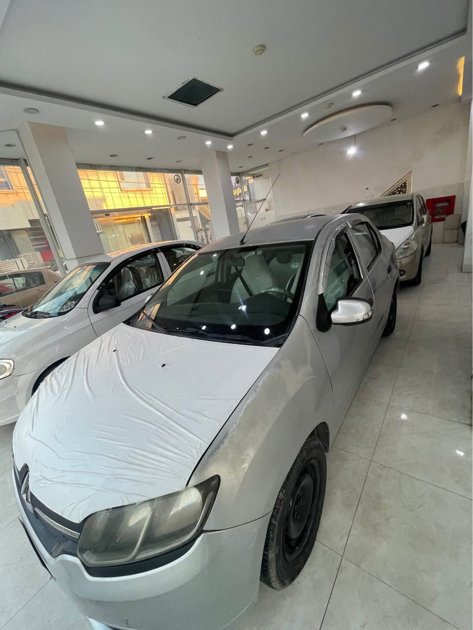 ***********

رینۆ سمبول ٢٠١٦ گێر مەکینە بەشەرت تەقە و رەقە بەشەرت 
سەیارەکە بێ سبوغە  بەس کال بوونەوەی هەیە 
٧ وەرەقە و نیو غرامەی لەسەرە أربيل, العراق
