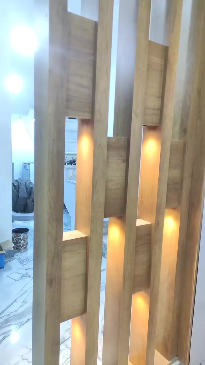 من يخابروك بس تنصيب الديكور 
وتطلع ب هاي النتيجه 
المواد المستخدمه 
تغليف الجدران شيبورد و خشب mdf 
ميز البلازمه خشب mdf و ابواب خشب و باب جام 
#ديكورات #ديكورات_داخليه #ديكورات_منزلية #ديكورات_مودرن #ديكورات_جدران


**إذا كنت صاحب هذا الإعلان وتريد حذفه لأي سبب، رجاءا أرسل رسالة إلى الدعم الفني**