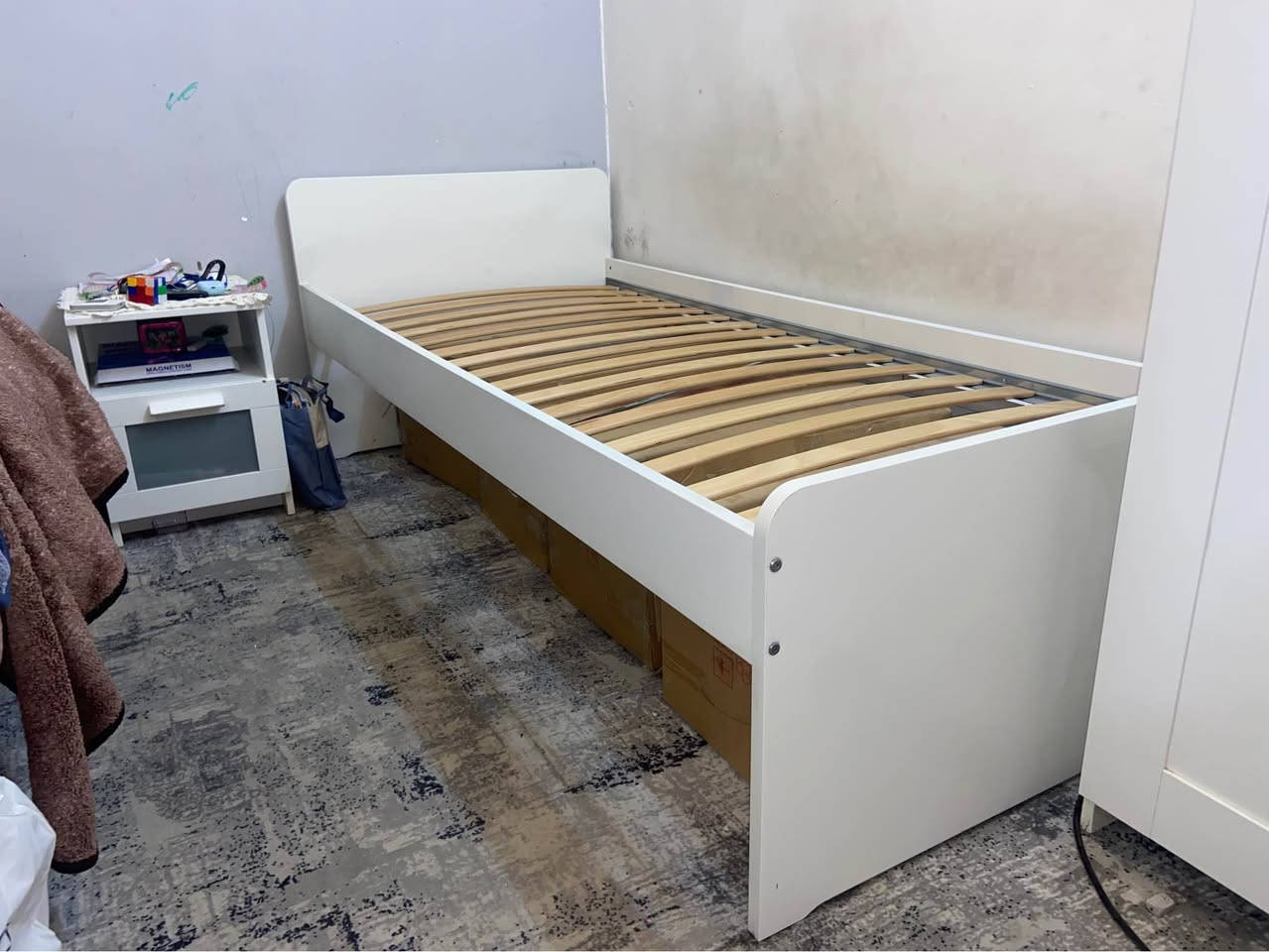 سیسەمی یەك کەسی (ئیکیا) بۆ فرۆشتن

سیسەمەکە یەك کەسیە هی (ئیکیا) ـە ساڵێك نابێت کڕدراوە کەم بەکارهاتووە، زۆر جوان و پاكە شکاوی و درز و شوختی پێوە نیە و هیچ کێشەیەکی نیە بەشەرت ماڵی دۆستە وەکو لەوێنەکانا دیارە

قیاسی سیەم
بەرزی= ٥٥سم
پانی= ١ مەتر
درێژی= ٢ مەتر و ٥ سم

بۆ زانینی نرخ و مامەڵەکردنی = نامە بنێرە 💬
شوێن: سلێمانی السليمانية, العراق


**إذا كنت صاحب هذا الإعلان وتريد حذفه لأي سبب، رجاءا أرسل رسالة إلى الدعم الفني**