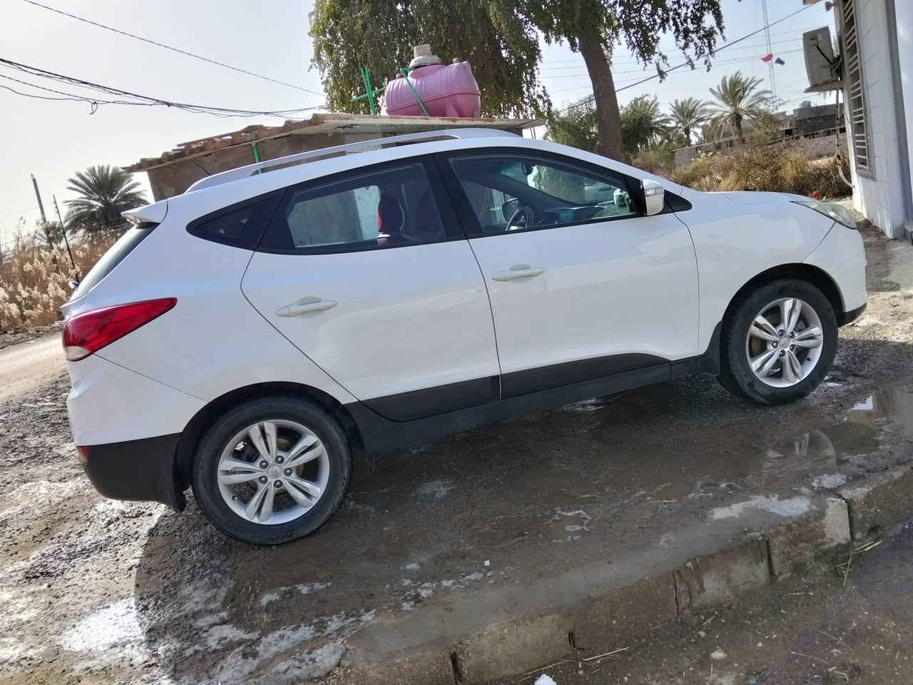 سلام عليكم
توسان خليجي موديل 13 محرك ألفين دوش 
رقم بغداد نكليزي ماشيه 168جاهزه من كلشي 
موجودة بكربلاء 
السعر 128بيه مجال بسيط حق الجيه 
***********
***********
