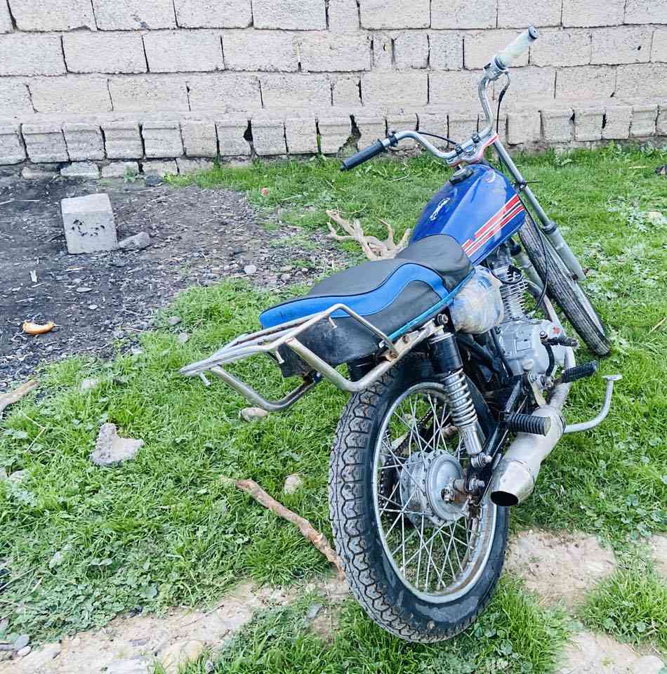 سلام عليكم…
دراجه انتنس للبيع موديل 24السعر 300وبيه مجال للطيبين 
الرقم :0782328699


**إذا كنت صاحب هذا الإعلان وتريد حذفه لأي سبب، رجاءا أرسل رسالة إلى الدعم الفني**