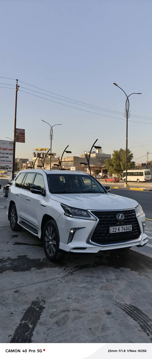 السلام عليكم 
لكزس 2016 
سيارة فول بريم داخل قرميدي خليجية 
رقم سيارة اربيل
تخم تاير جديد سيارة ما بيها اي نقص
ملاحضة سيارة بيها طخة بل دعامية الامامية 
كما موضح بل صور
مكان سيارة بغداد 
للستفسار***********
