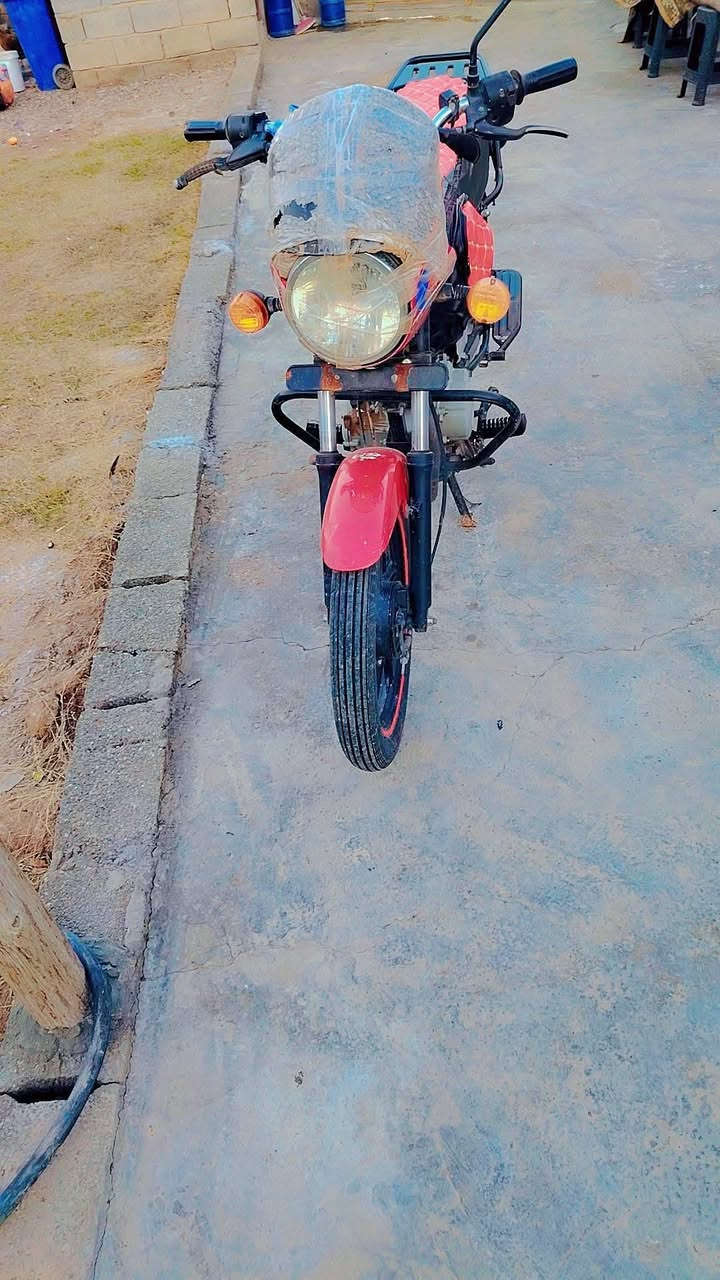 سلام عليكم
دراجة بوكسر موديل 2019 أوراق اصولي
الدراجة مجفته يعني مفتوحه السعر 650 وبي مجال
المكان جديدة الشط

***********الاتصال
