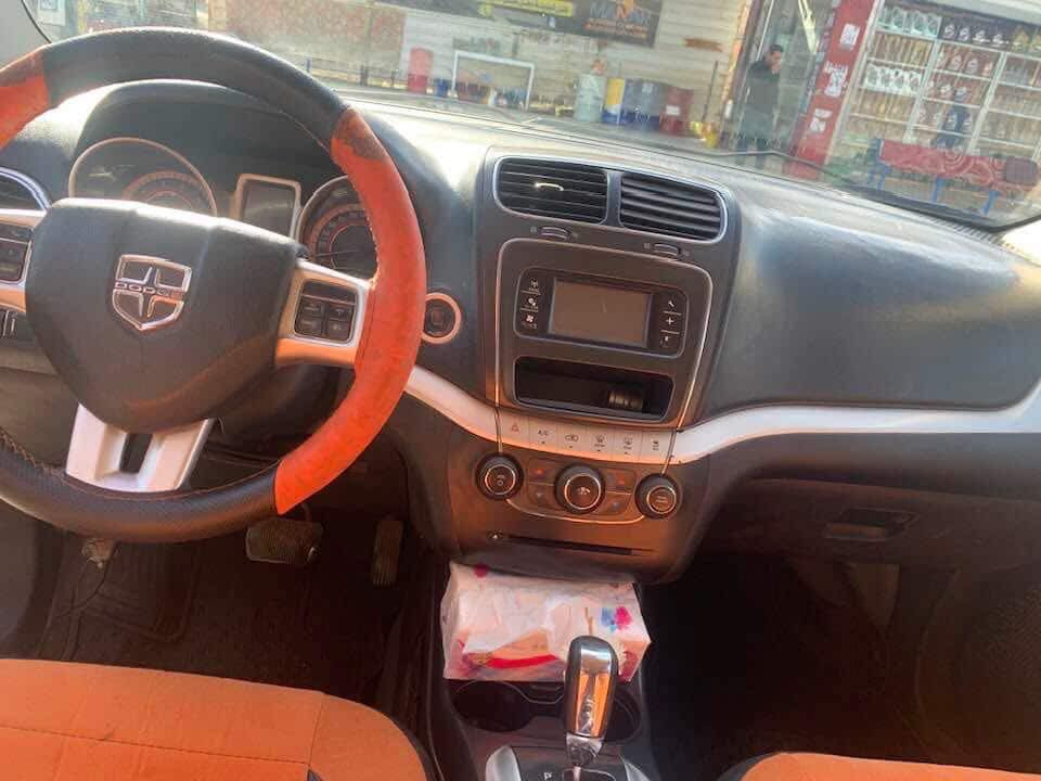 سلام عليكم 
سيارة دوج جورني2012 رقم بغداد بسمي سيارة نضيفة مكينة كير بجيس سيارة ضربتها جاملق الأمامي و طخة بل بنيدًقليلة محرك 6سلندر  
7 راكب انتهاء السنوية 2027
سعر130$  بيهة مجال قليل سيارة موجودة بل بصرة قضاء شط العرب
***********
