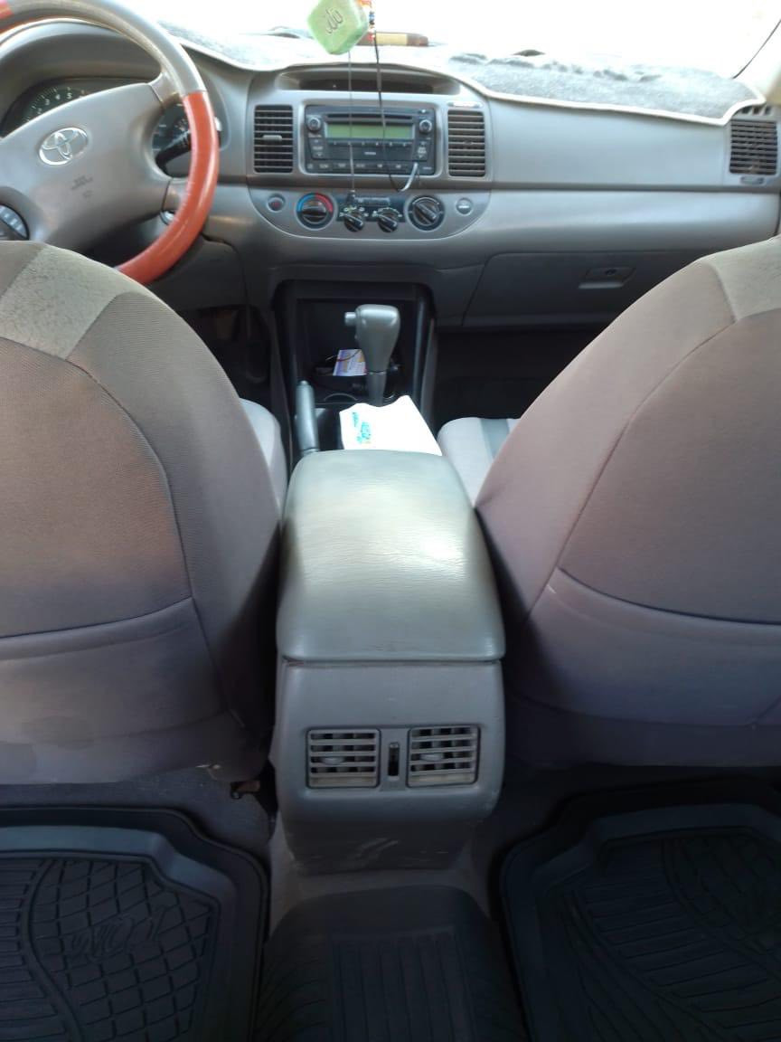 السلام عليكم 

للبيع او مراوس حسب القناعه 

كامري 

موديل ٢٠٠٤ خليجي 

محرك ٢٤٠٠ 
٤. سلندر 

لون ابيض 

تبريد قطعتين 

صدر امامي جديد 

تخم تاير جديد 

هزه جديده 

سنويه ٢٠٣٠ نهايتها 

سياره كاعده. مرتبه. نفس  ما موضح بالصور 

سياره جاهزه من كلشي  

باتري جديد 

رقم  أنبار الماني  جديد. تحويل ثاني يوم 
 
السياره بيها ضربه بالصفحه. مصلحه جديد 

ابيعلك. حزام. 

يرادلها صبغ دعاميات بس 

السعر. 90$.  وبيها مجال 

مكان السياره. بغداد الأعظميه
  
رقم موبايل. ***********

كروب كامري الرسمي
