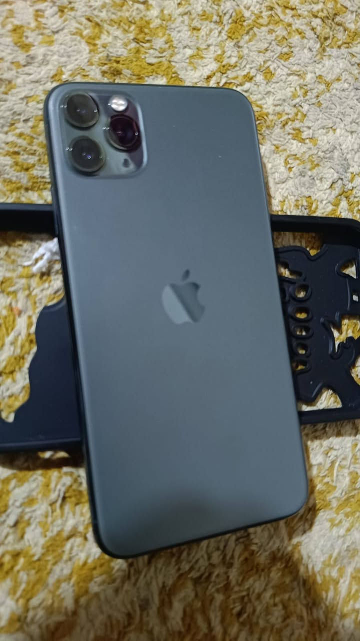 السلام عليكم 11 برو ماكس جهاز جديد برغي ممفتوح بي شرط حاسبه 275 وبي مجال عنوان بغداد ***********
