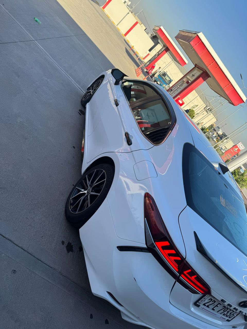 كامري لبيع موديل 19
كدام عينك سياره ضرر سياره كدام عينك 
وسعره ١٥٥
وهذا رقمي ***********
