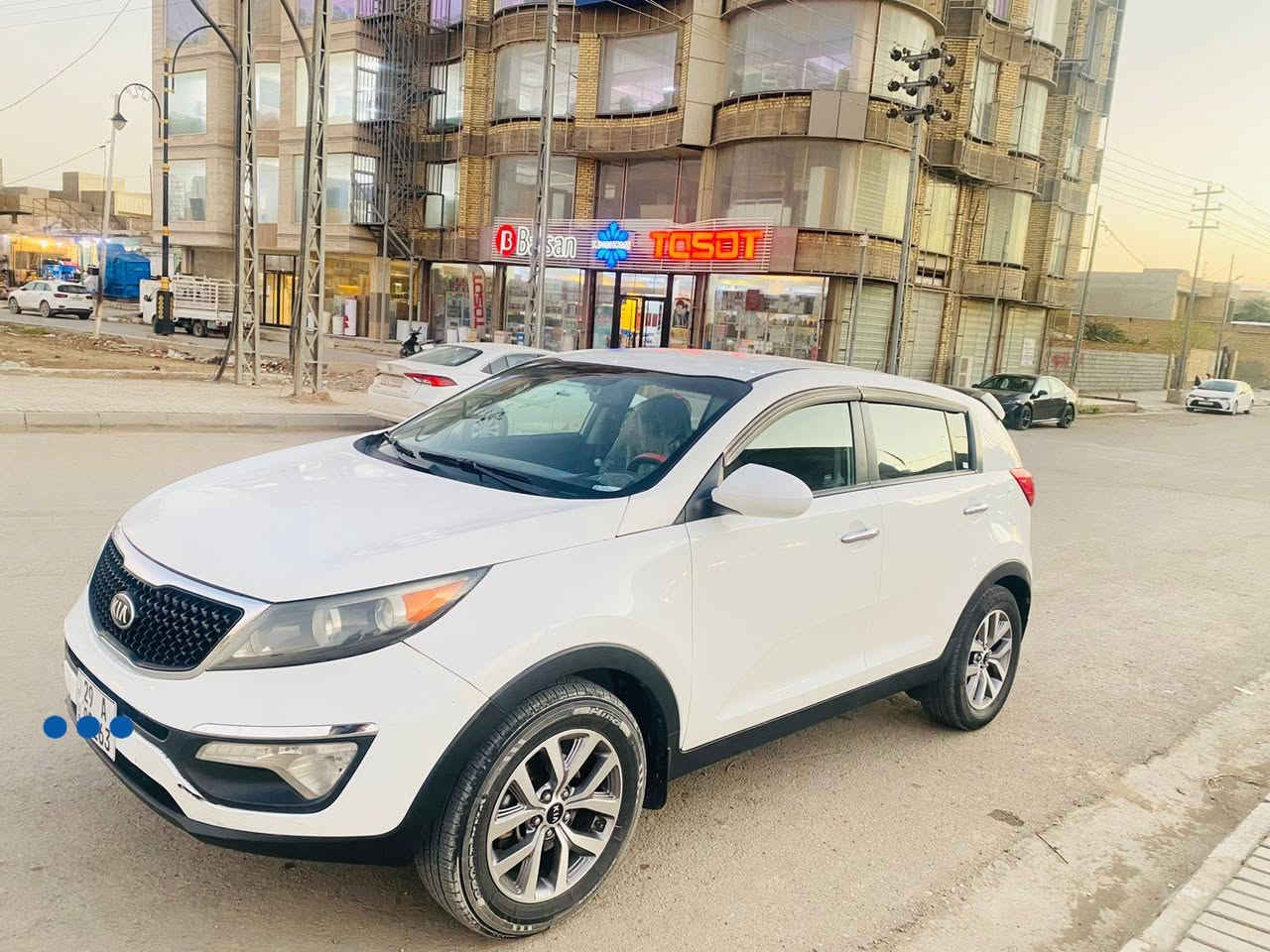 كيا سبورتج ٢٠١٦ أمريكي
مكانها كوت مركز
رقم واسط مشروع وطني
تحويل مباشر
ماشيه ١١٢ 
سعرها ١٣٥ بيها مجال
***********
***********
