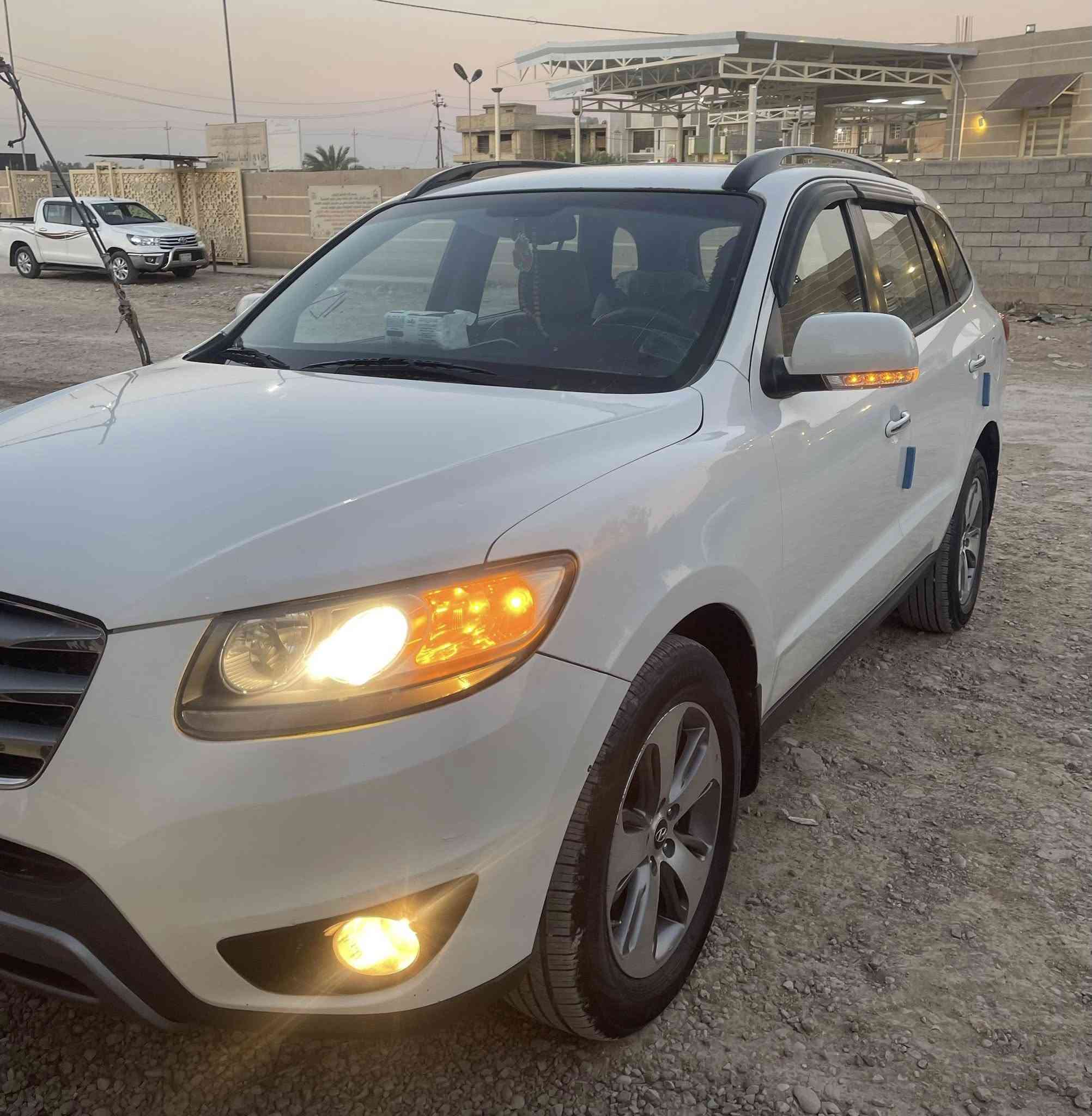 سنتافي خليجي  ٢٠١٢
فول مواصفات 
٦ سلندر مكينة ٣٥٠٠
4 ويل
فتحة سقف
تشغيل بصمة وابواب بصمة اصبع
تحكم ستيرن كامل
حساسات وكاميرة خلفية
تبريد ٣ قطع
بدون ضرر 
ماشية ١٩٨ وقابل للزيادة
رقم بغداد السيارة جاهزة والسعر ١٦٨
***********
