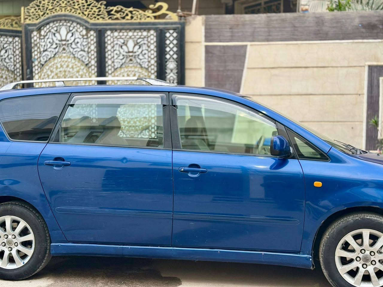 سيارة ابصم موديل ٢٠٠٤ بصره 
كير ومحرك جديد
تبريد شغال
مكفولة من الدعمة والصبغ
باسم صاحبها
السعر : ١٠٥ ورقة
للتواصل على الرقم
***********
