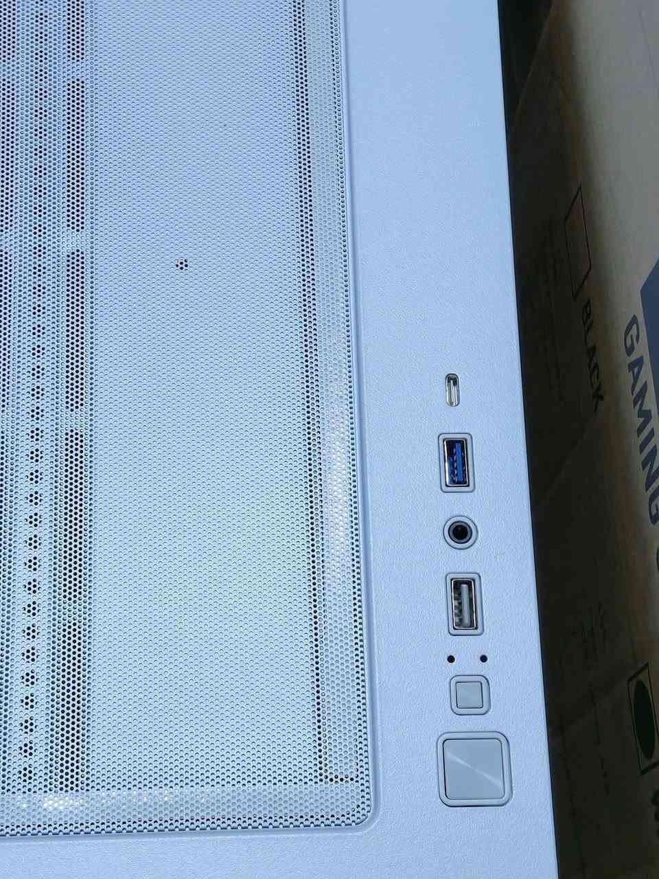 السلام عليكم متوفر كيسات
جديد غير مستخدم مد تور
يقبل 10 فان  يقبل بورد atx  
ابعاد 42×40×28.5 
بدون فانات 
السعر 57 الف الكمية مفتوحة
لون ابيض فقط موجود
توصيل متوفر جميع المحافظات


**إذا كنت صاحب هذا الإعلان وتريد حذفه لأي سبب، رجاءا أرسل رسالة إلى الدعم الفني**