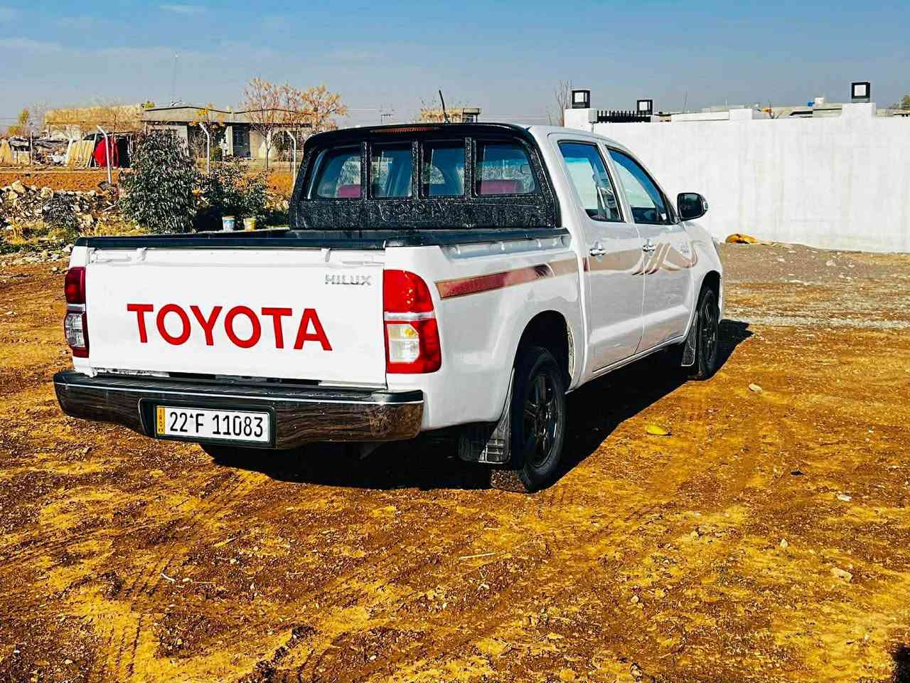 توێتا مەرزیە ٢٠١٣
٢ پارچە بۆیاخ بی ناوەوە ڕەنگی سپی نمونە لە جوانی 
(٢٣٠ هەزار کیلۆمەتر ڕۆشتوە)
(گێرو مەکینەو هەمو گیانی بەشەرت)
سەنەوی تاکو(٢٠٢٩) تازایە ژینگەو ڕێگەو بانی تازایە 
چوار تایەو ویلی لۆکی لەسەرە 
گێر عادی چوار جام کارەبایەو ناوی لەسەر دەقی شەریکە ماوەتەوە بێ هیچ عەیب و نوقسانیەک 
سعری ١٦٨ وەرەقە و مەجال 
***********
*********** أربيل, العراق
