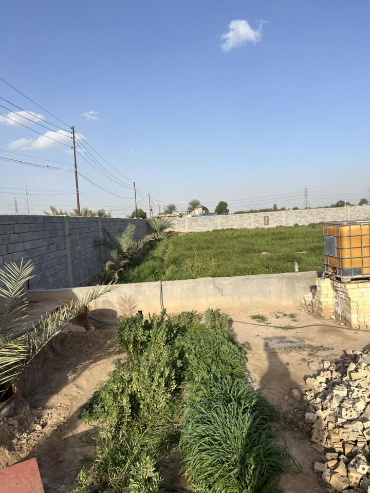 السلام عليكم دونم للبيع مسيج او كامل مع هيكل بناء طابوق خدمات كاملة من ماء كهرباء تبليط 
مكانة بغداد المدائن منطقة قرية عشرة طريق بيت برص 
قريب الشركة العامة للسيارات 
صاير بين قرية عشرة او جرف النداف  
السعر اتصل ع الارقام الموجودة
***********
***********
