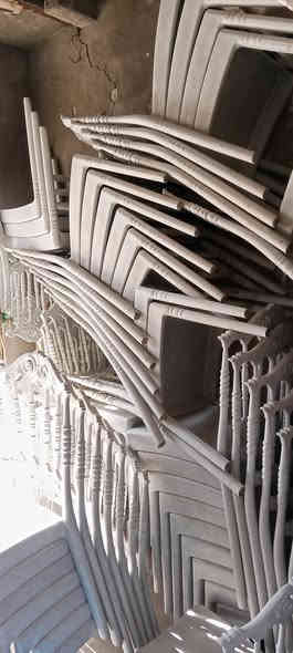 كراسي للبيع العدد 150 كرسي بغداد حي الامين بنواب الاتصال على الرقم *********** اوبيه وتساب
