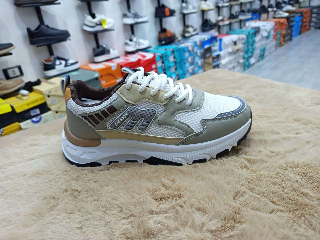 السلام عليكم ورحمة الله🤍 🤍وبركاته 
 رمضان مبارك علينا وعليكم ان شاء الله 🌙🪄
✨أحذية زين سبورت 👟
✨حذاء رجالي راقي👟
✨عدنا لكم من جديد في زبينا المميزين  مودلات  حديثة 
✨وراقيه اصدار ✨2026في العرض الأقوة ✨والله يرزق الجميع ✨
✨وان شاء الله يوم عن يوم 
✨بدنا انزل مودلات حديثة 
✨ونمرة من 40 الى 45
✨منيج شمالي حديقة العامة🌳
🕌مقابل جامع الفرقان 🕌
✨مقابل مكتبة المرشد 📚📚
✨0980043070لتواصل عل✨ هاد الرقم📍


**إذا كنت صاحب هذا الإعلان وتريد حذفه لأي سبب، رجاءا أرسل رسالة إلى الدعم الفني**