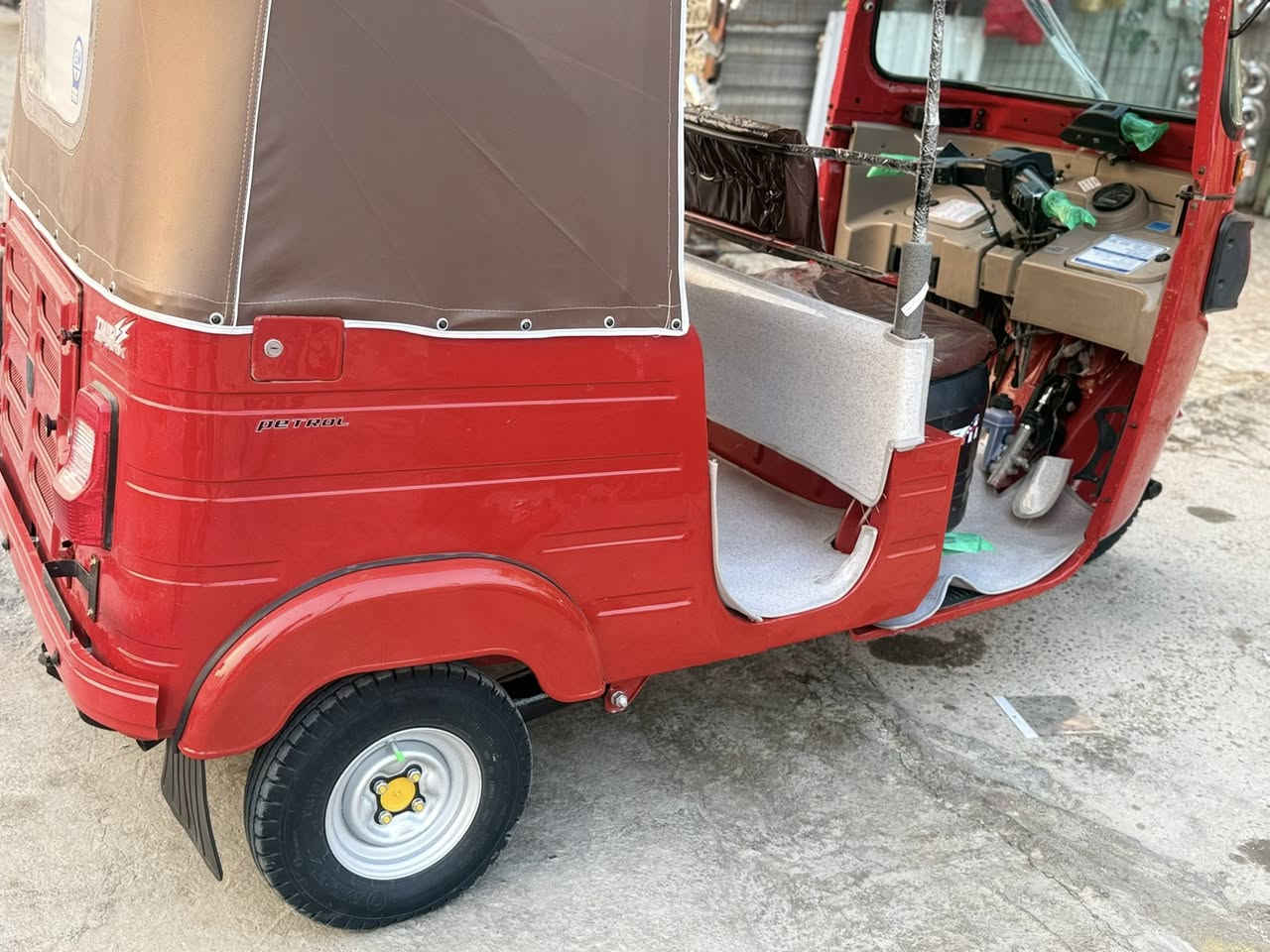 سلام عليكم تكتك للبيع رقم وسنويه موديل ٢٠١٨ 

‭ ٠٧٧٦ ٠٣٥ ٩١٨٠‬
