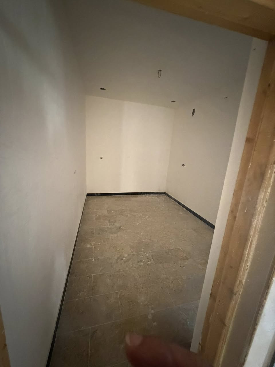 مشتملات للبيع الشعب قرب سوك شلال بضهر الشارع 

العام شارع عدن المساحه ٧٢ متر واجهه ٣ نزال ٢١  

استقبال وخدمات وغرفه نوم وخدمات خارجية 

طابق الثاني غرفتين نوم مع خدمات // السعر ١٧٥ مليون

معروض بمكتب الكناني ***********
