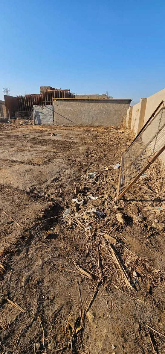 السلام عليكم 550 متر طابو صرف موقع تجاري واجه 21ونص نزال 26 قرب لمعارض خلف معمل ثلج الهداء تبعد عن الفلكه الجداريه ٢٠٠متر تبعد عن شارع لعام 40متر اكثر الاستفسار اتصل على الارقام التاليه ***********
