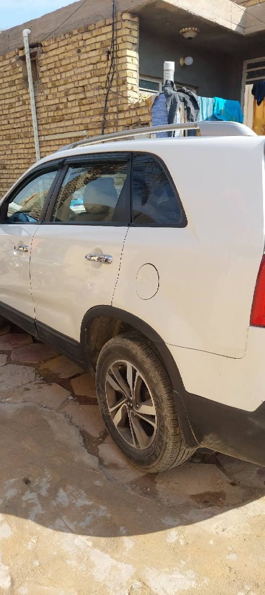 سورنتو ٢٠١٢ سياره مكفوله بيها بارد قليل خليجي حساسات كامره سته ستندر سبعه راكب في كربلاء الحر للتصال على هذا الرقم ما متواجد علفيس ***********
