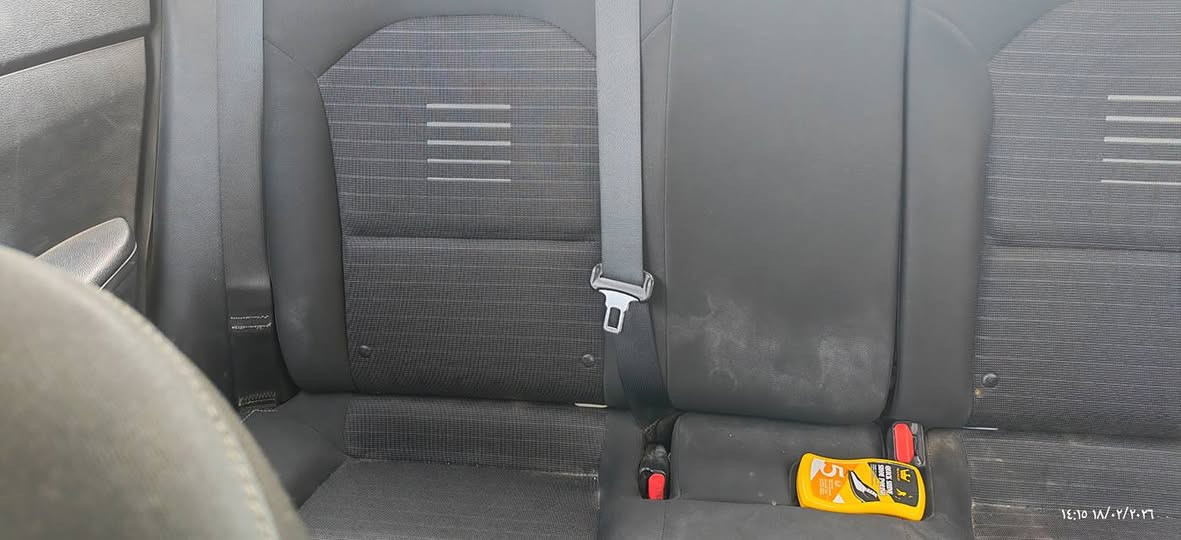 شلونكم يلربع
عندي هالفورتي هاي شوفت عينكم
موديل ٢١
معوقين مثنى (معوقها موجود ورويحة حلال) 
بيها تبديل جاملغ وصبغ باب وبنيد 
ماشية ١٣٠ الف ماضلت زاويه بالعراق ما دحستها بيها(السيارة مو غير شي) 
السيارة معتني بيها بلدهن و بانزين محسن البقية ولا بحالها (بالسنة مره وحده اغسلها)

اكو طگطگه قليله بجهة اليمين اعتقد  طبله( واغلبكم يحب الطگطگه) 
الجامة بيها فطر يشگگ شگ بالليل
كشنها يسوي انزلاق
ناصية بحيث بالنمله اطخ
السيارة اخذتها العام ب١٣٥ والسنه اريدها ١٢٥ مع المجال وحبة الخشم

اليريدها يتصل ويصير خير ( احتمال أقنعه يسافر وياي ويترك السيارات)

وهاي صورها بدون تنمر
ملاحظة الربع الطالع بلصور باقي مال جگاير
والاسفنجة اشتريتها بالف امسح الدشبول وتندمت 
هذا رقمي للعنده نيه يتورط بيها
***********
