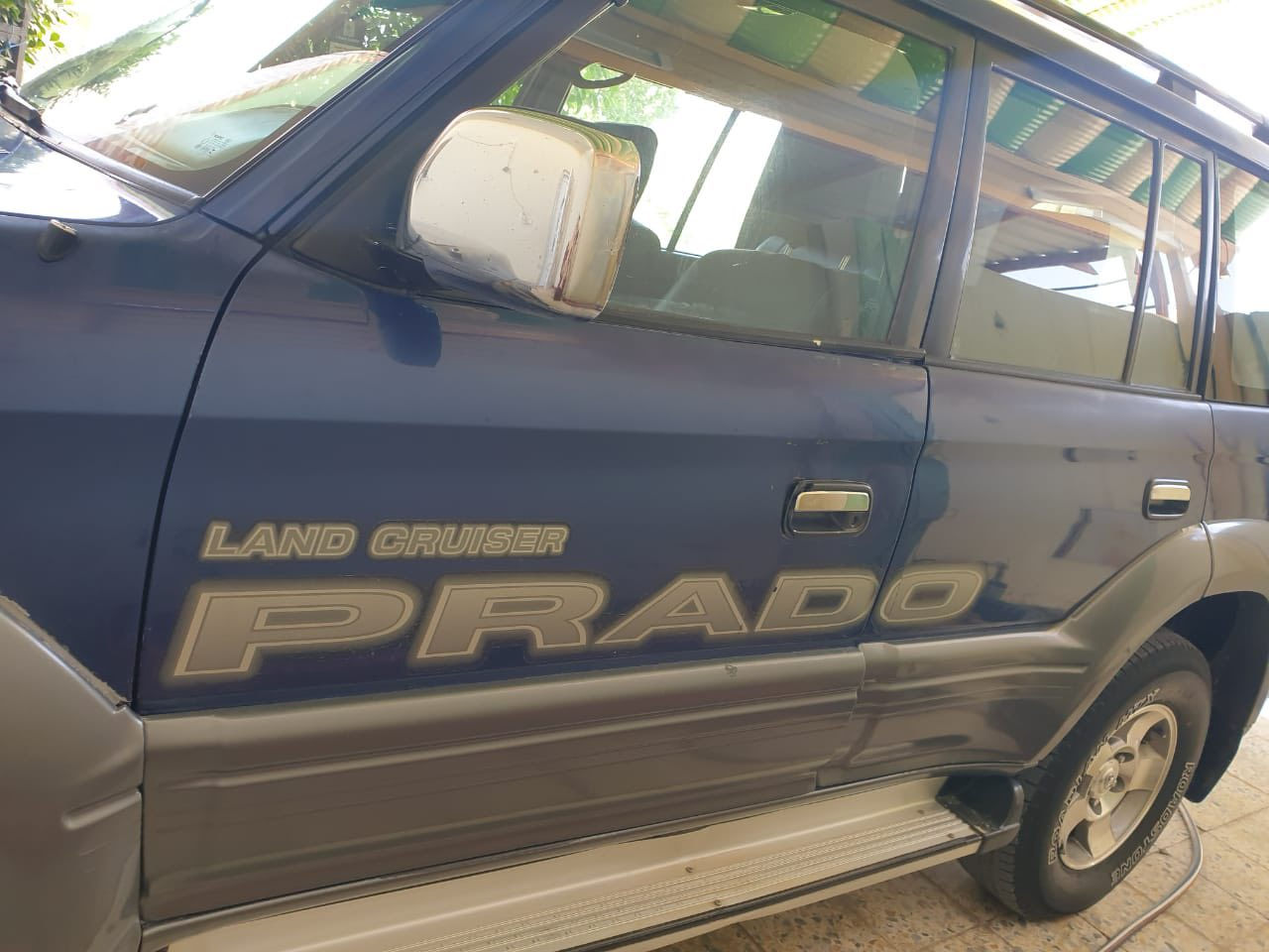 برادو كلين 2001 
100 ورقه بيها مجال للشراي 
موقع السياره الرمادي 

***********
