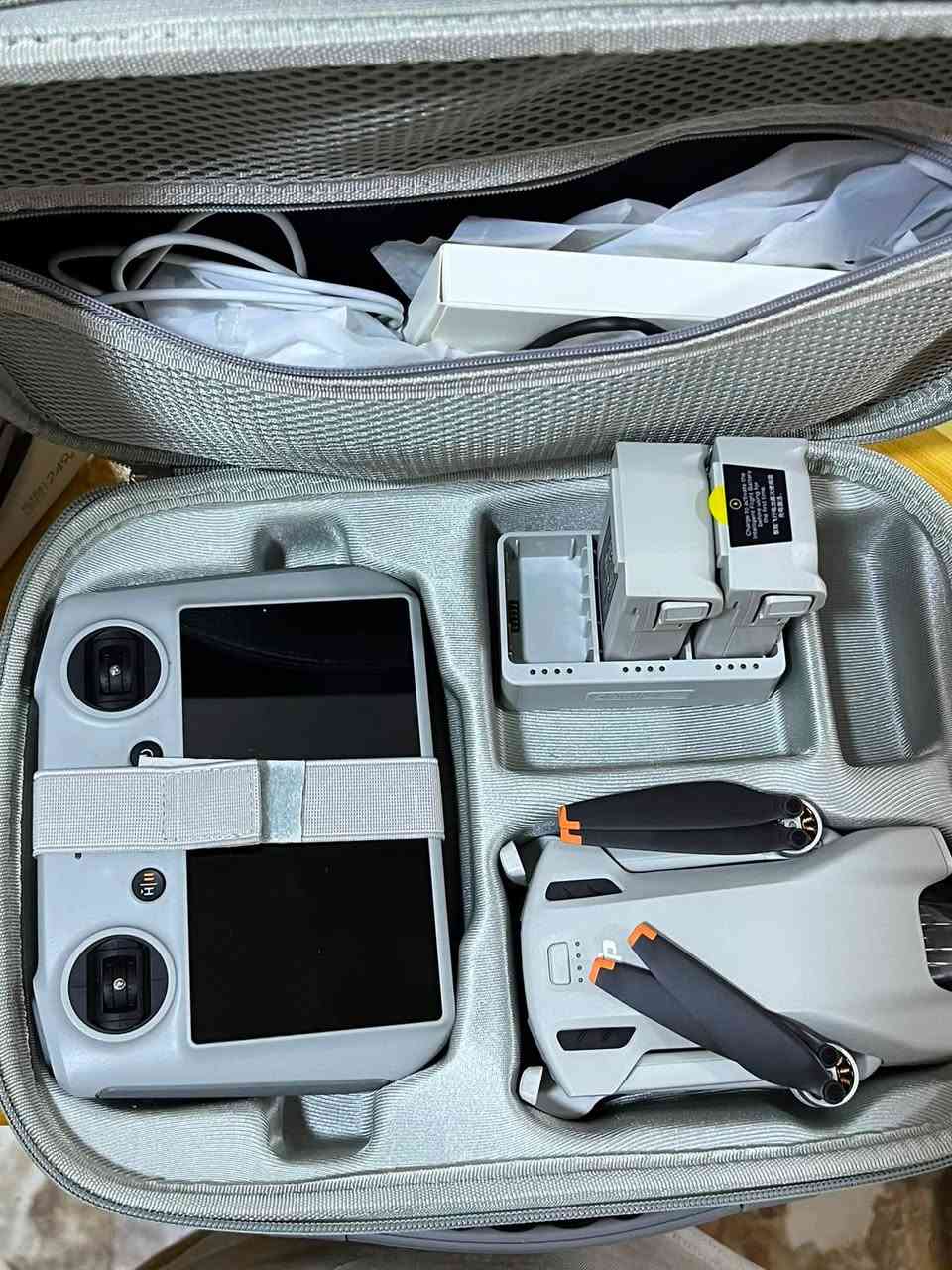 dji mini 3
درون بحالة الوكاله استخدام فقط للفحص  
جوستك سمارت 
بطاريات 2 
شاحنه 
كيبلات شحن 
حقيبه 
مكاني بغداد ***********
