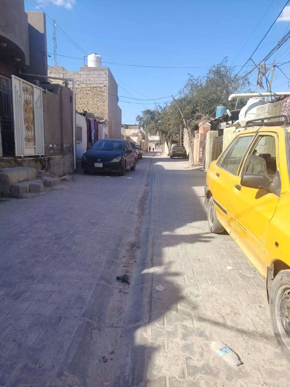 سلام عليكم بيت لبيع بحي بساتين صدرين شارع تكاتك على شارع العام مساحة 115كامل خدمات سعر33وبي مجال ***********
